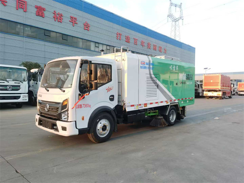 东风多利卡干湿两用吸尘车