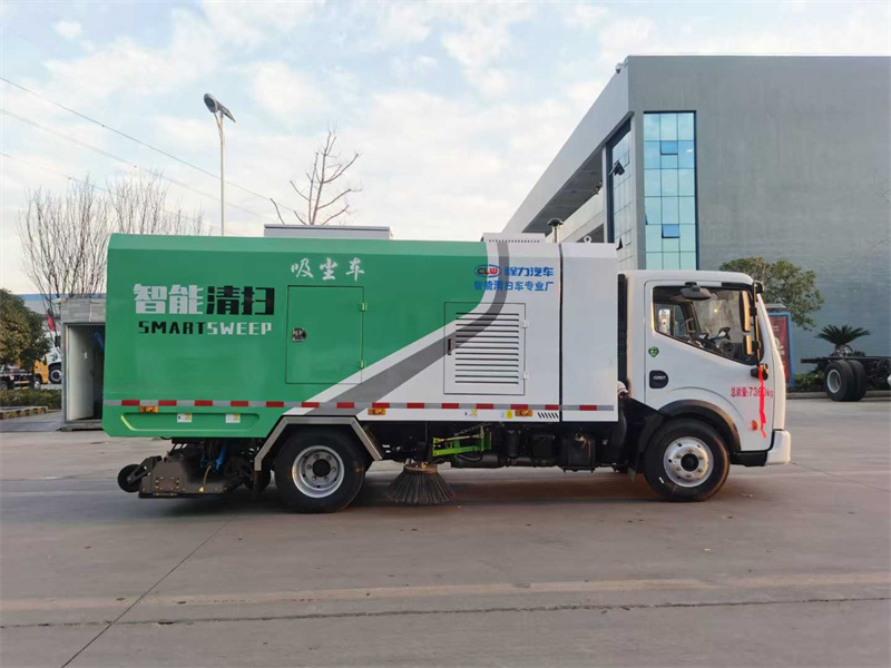 东风多利卡干湿两用吸尘车