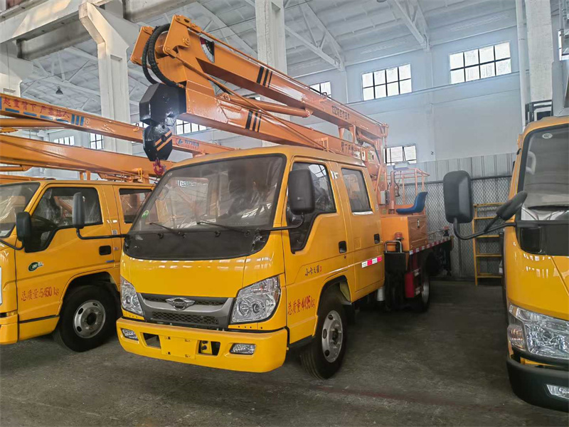 国六福田双排13.5米折臂高空作业车
